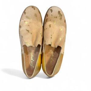 Free People Size 9 US Gold and Tan Loafers